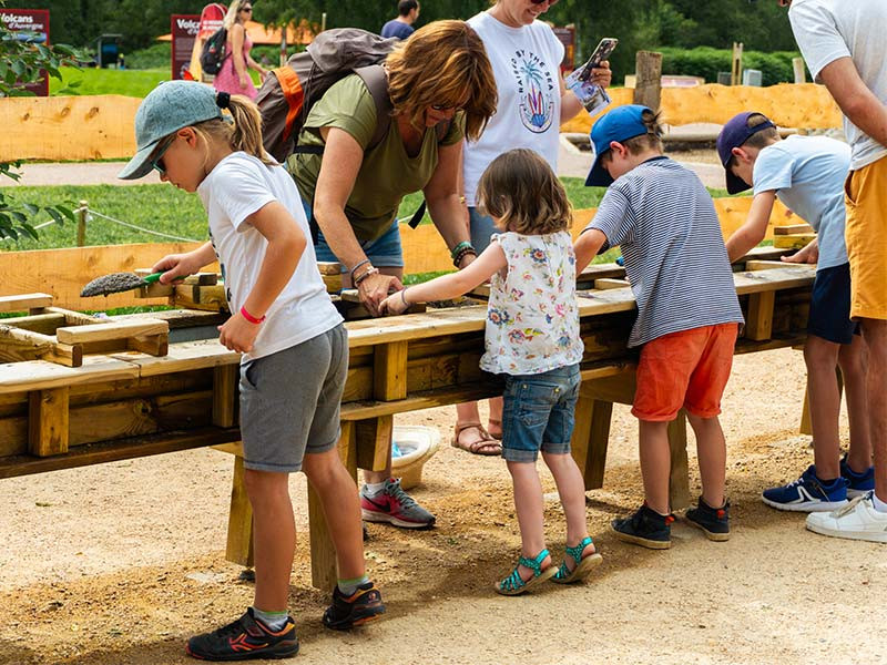 The River of Minerals: activities for children aged 4 to 8 at Vulcania Park in Auvergne