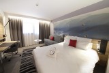 Hôtel Novotel - chambre lit double et canapé-lit